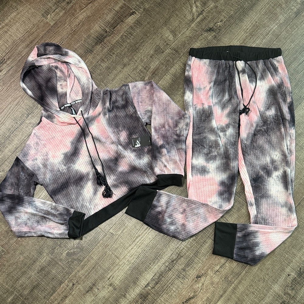 NWT Steve Madden Pink and Gray Tie-Dye Jogger Set